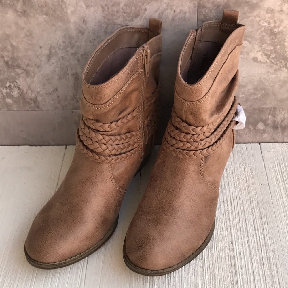 Mia Kids Tammi Little Kid Mushroom Size 2.0 M